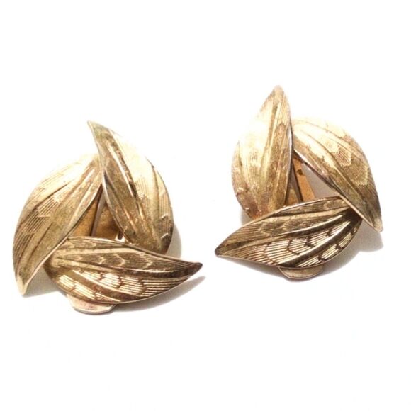 Vintage Bergere Mid Century Three Leaf Gold Tone Clip Earrings - Picture 4 of 6